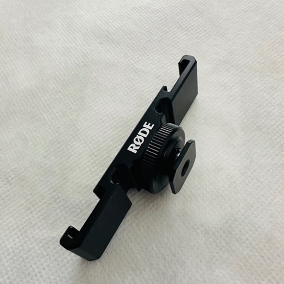 Rode Mic Wireless Go / (2) Smart Lav+/ (2) Sc3 / Sc11/ Dcs-1 Mount **BUNDLE** - Picture 5 of 7